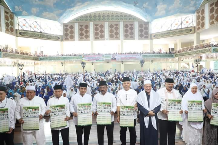 Masjid Agung Al Muhsinin Kota Solok  Dipadati Jemaah Wisata Dakwah BKMT Sumatera Barat
